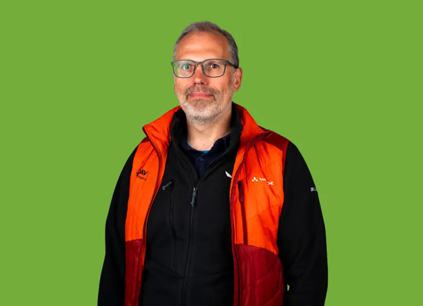 Das Bild zeigt Sascha Pompejus | © DAV