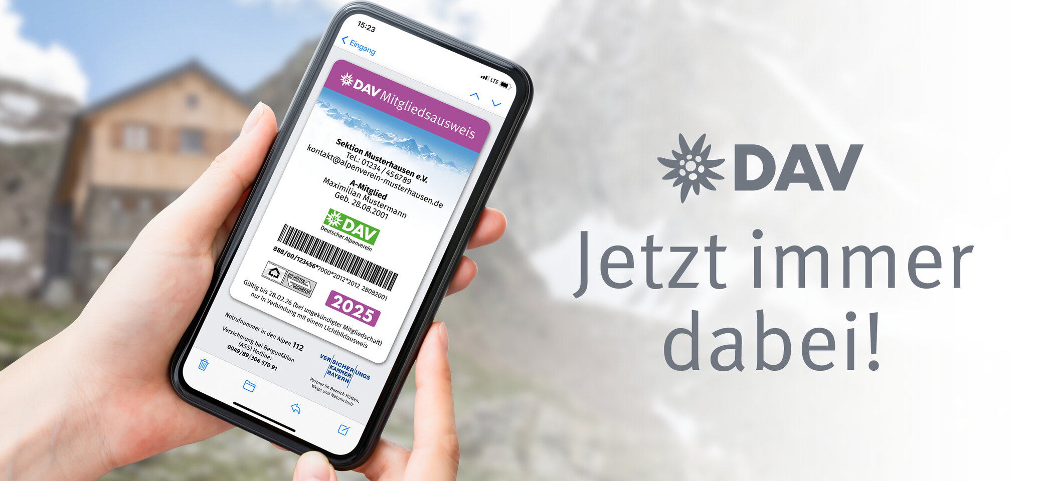 Ein Smartphone mit dem digitalen Mitgliedsausweis im Display | © DAV